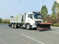 重汽豪沃除雪車